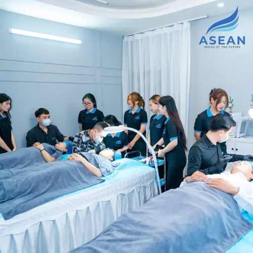 Ngành Thẩm mỹ: Kỹ Thuật Viên Phun Xăm Thẩm Mỹ