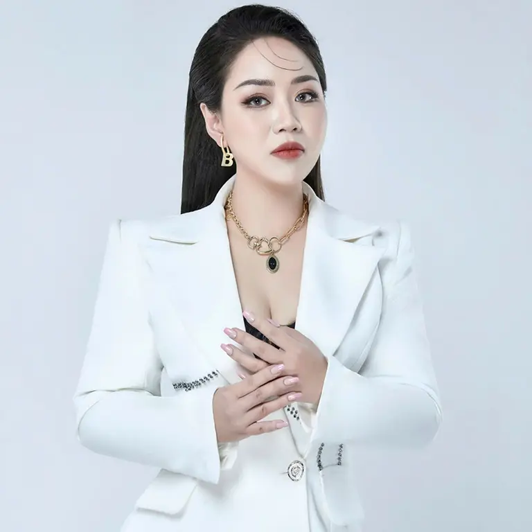 Chuyên gia Thanh Huyền - Trưởng môn Nail - Mi